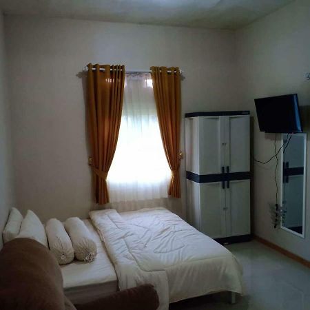 Green Homestay Malang Exterior photo
